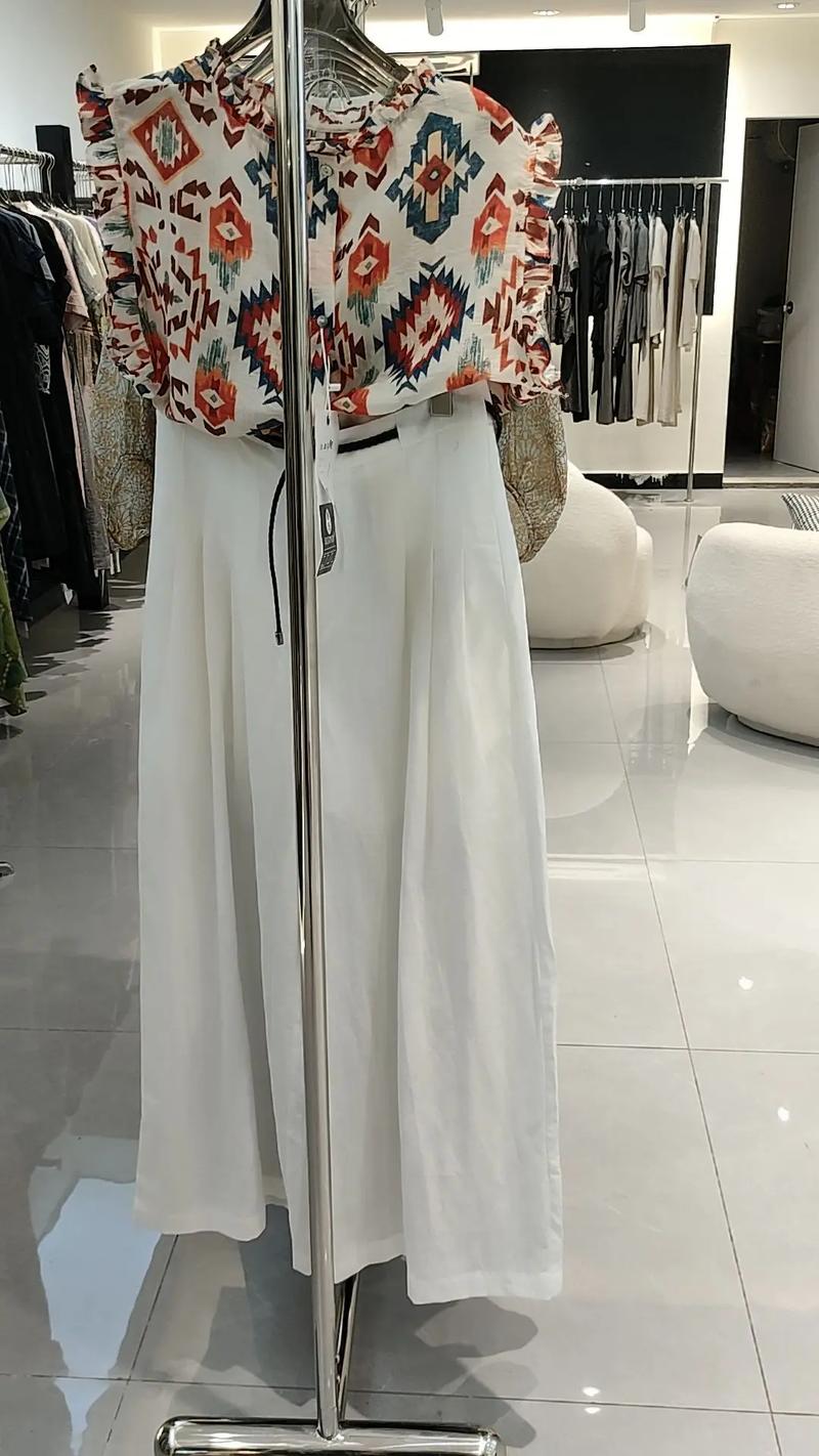 如何通過(guò)服裝陳列提升折扣女裝與鞋帽的銷售效果
